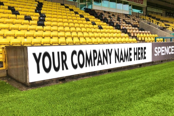 Quảng cáo trên sân thể thao